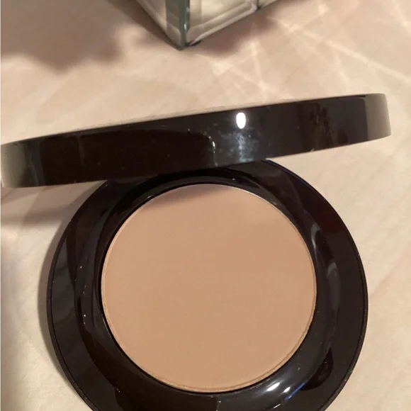 Laura Mercier Smooth Finish Foundation Powder